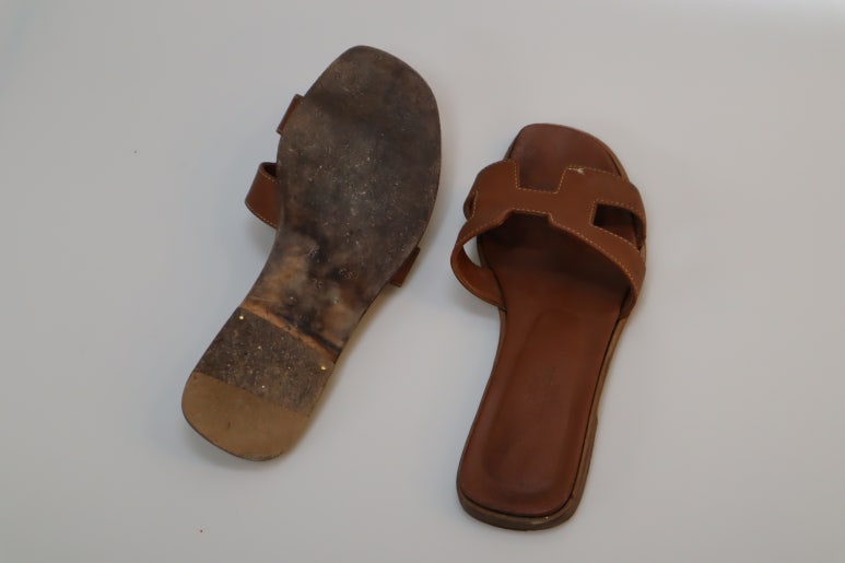 에르메스 오란 가죽·밑창 복원 · 수선 전 · 밑창
