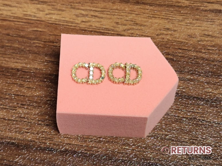 디올 CD 귀걸이 큐빅 재보강 · 수선 전 · CD 귀걸이